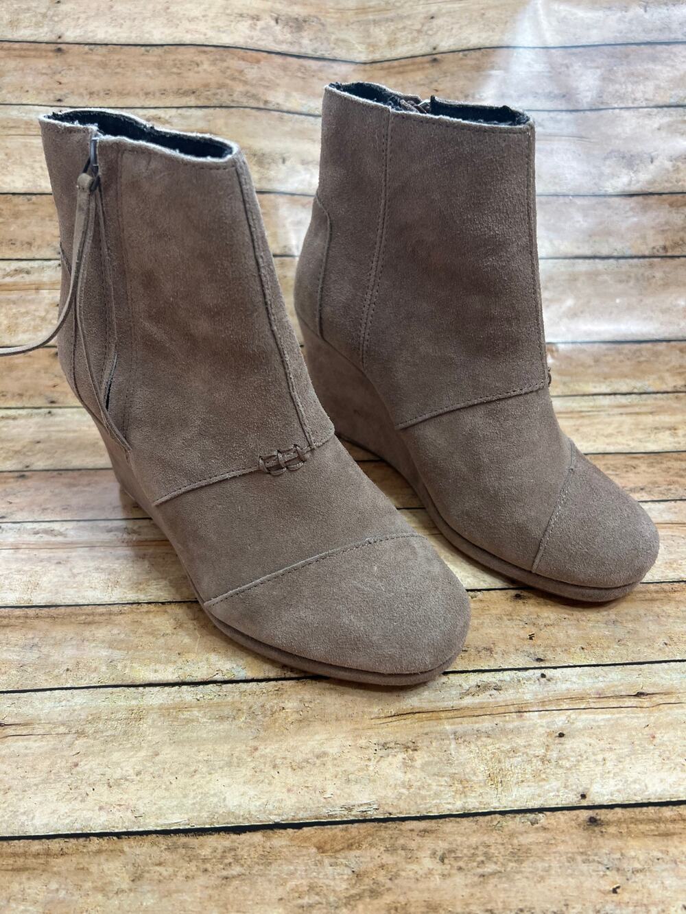 TOMS Desert Suede Wedge Tassel Zip Bootie Taupe Leather Suede Women's Size 6